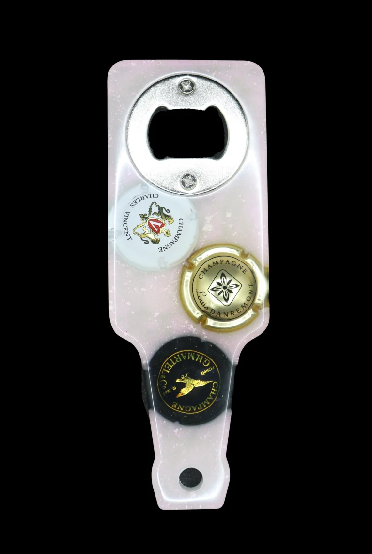 Décapsuleur en Forme de Bouteille en Résine Époxy – Original et Personnalisable blanc