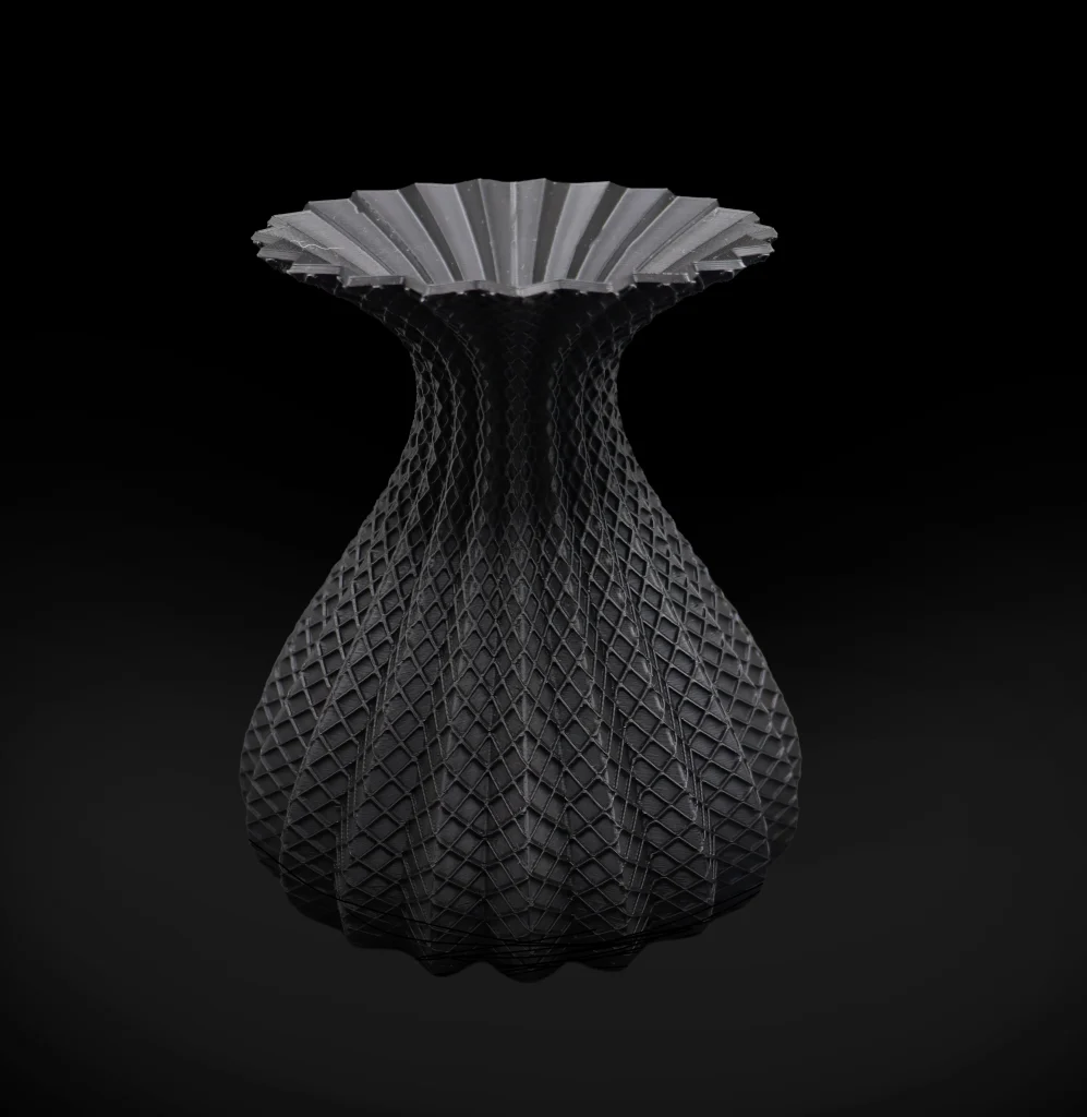 Vase noir imprimé en 3D, fini et prêt à être expédié