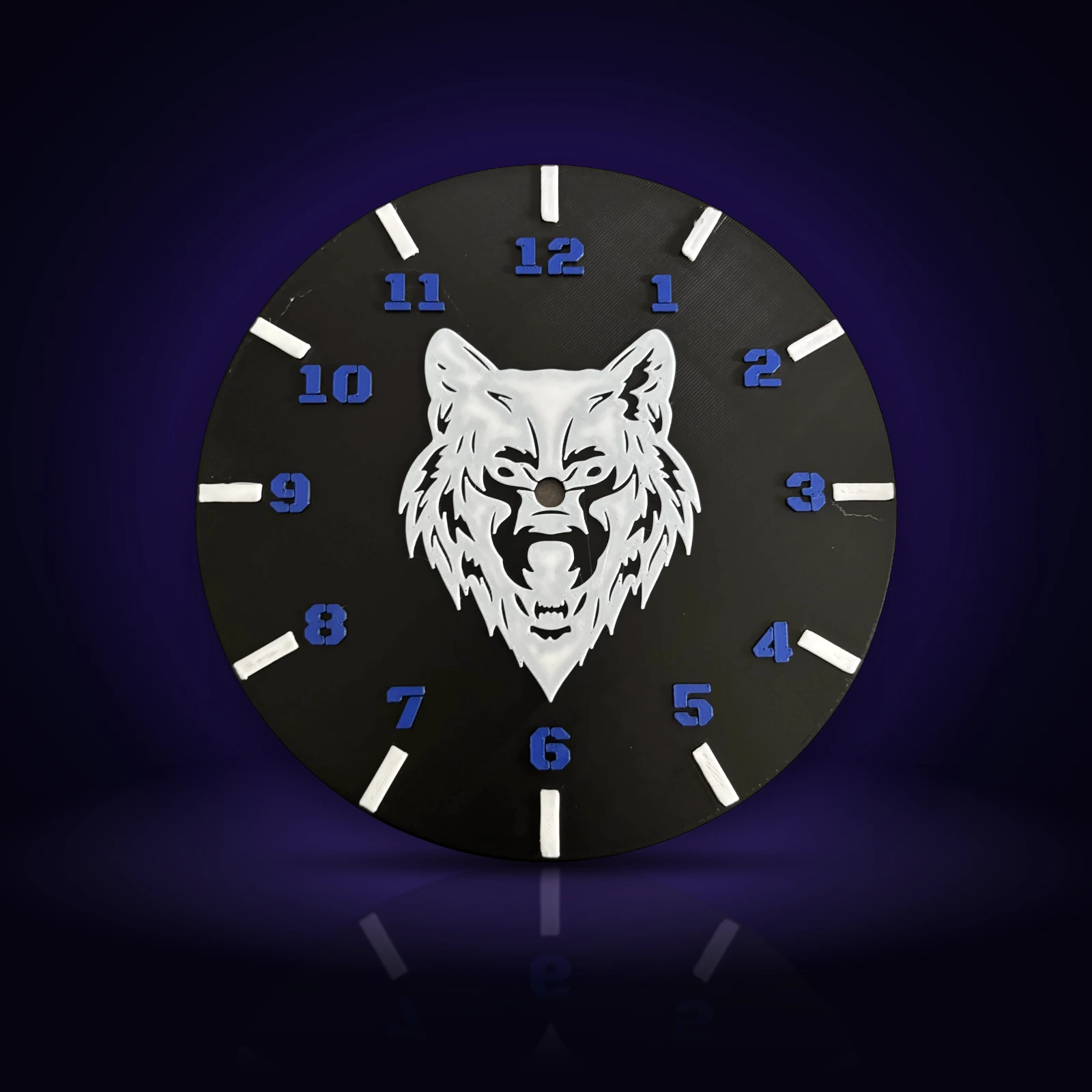 Horloge tête de loup imprimée en 3D