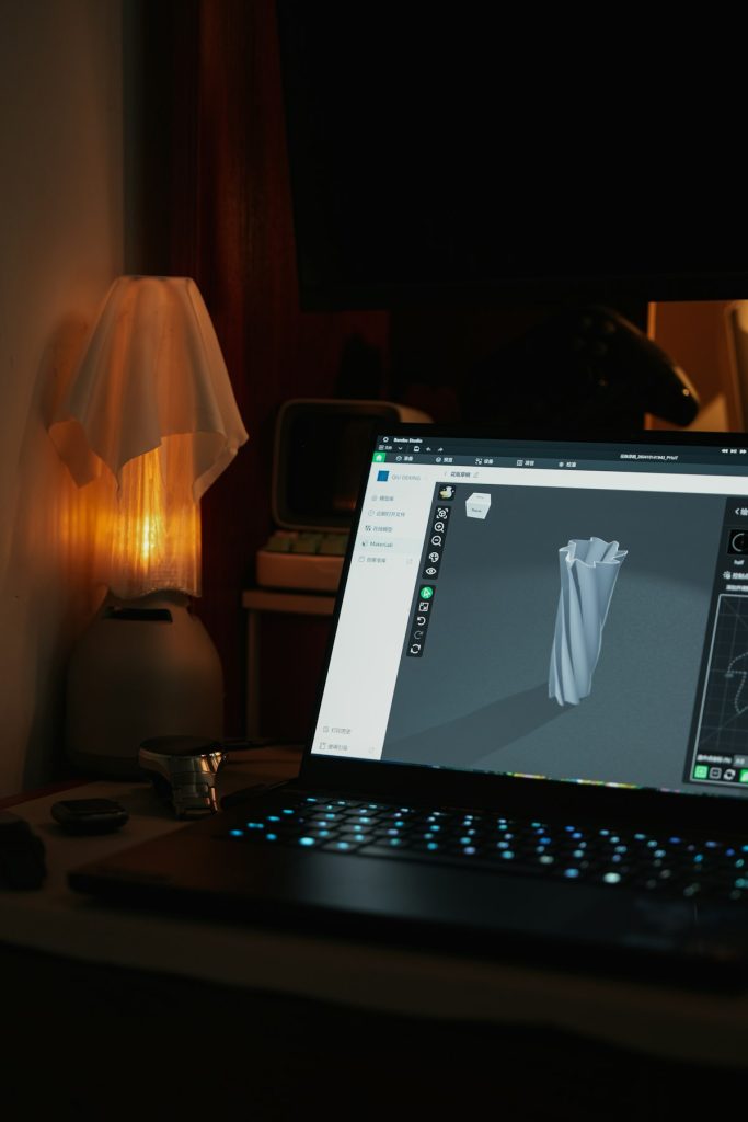 Modèle 3D d'une pièce torsadée dans un logiciel de tranchage