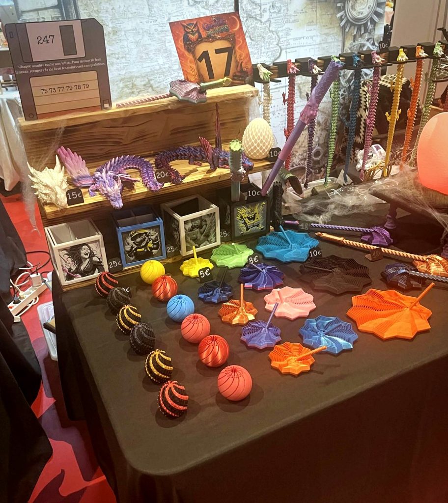 Stand n° 17 à Grimoire et Potions : fidgets spirale, balles fidget et dragons imprimés en 3D